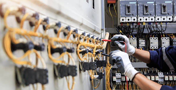 Professional Electrician technician working in Beckett Ridge, OH